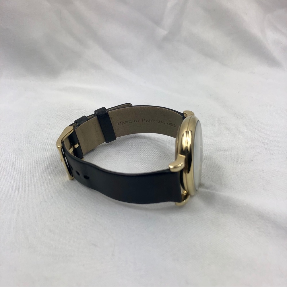 Marc by Marc Jacobs unisex round casual wristwatch - Picture 6 of 8